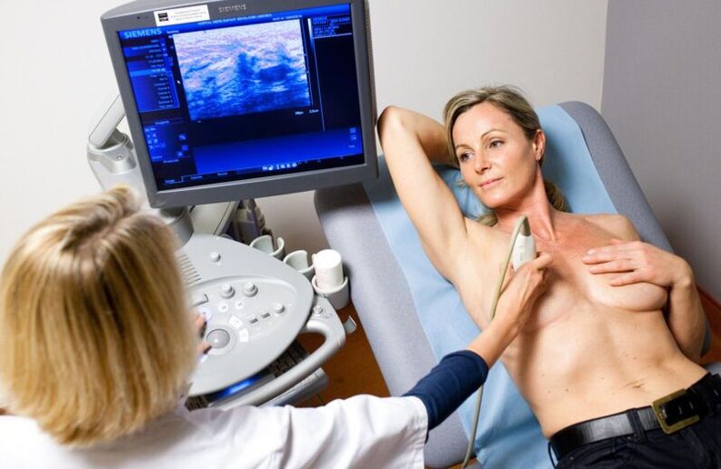 Ecografía das glándulas mamarias antes do aumento mamario con ácido hialurónico