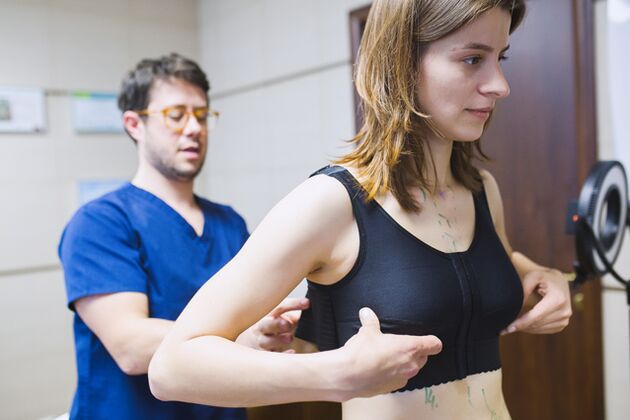 Usar prendas de compresión despois do aumento mamario con ácido hialurónico